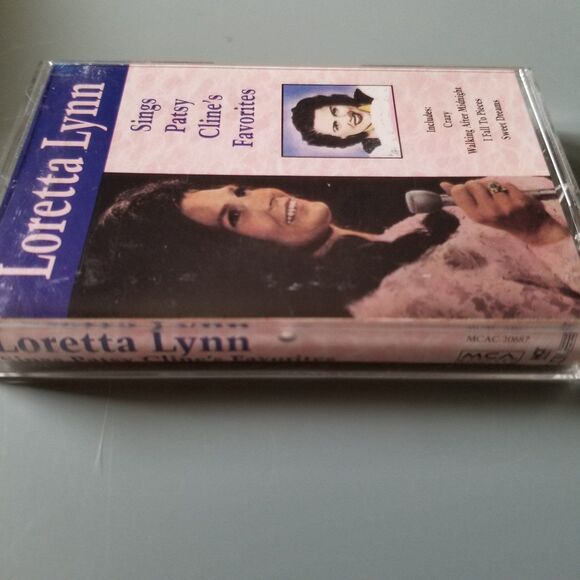 Loretta Lynn sings Patsy Cline's favorites cassette tape - Picture 2 of 3